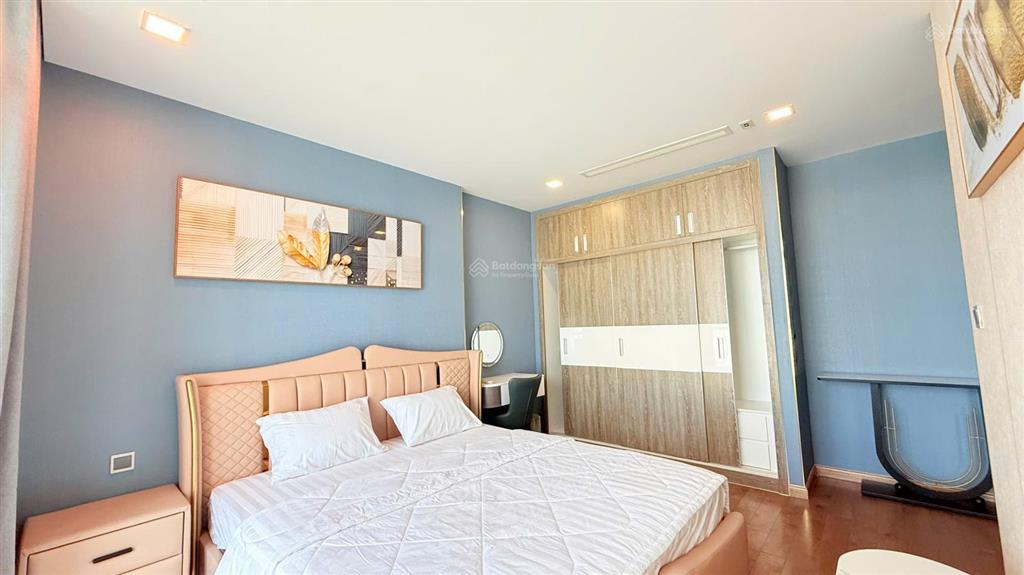 Cho thuê gấp căn hộ chung cư vinhomes central park quận bình thạnh  188m2, 4pn  80tr/th