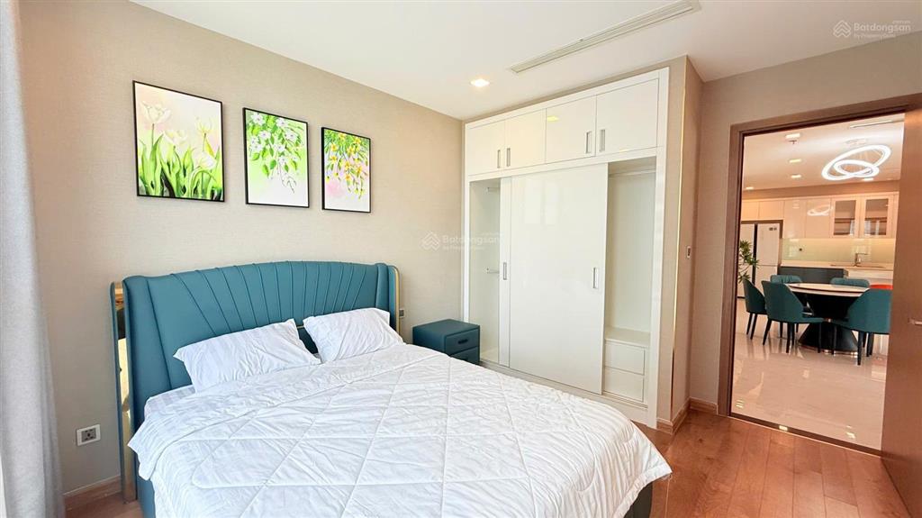 Cho thuê gấp căn hộ chung cư vinhomes central park quận bình thạnh  188m2, 4pn  80tr/th
