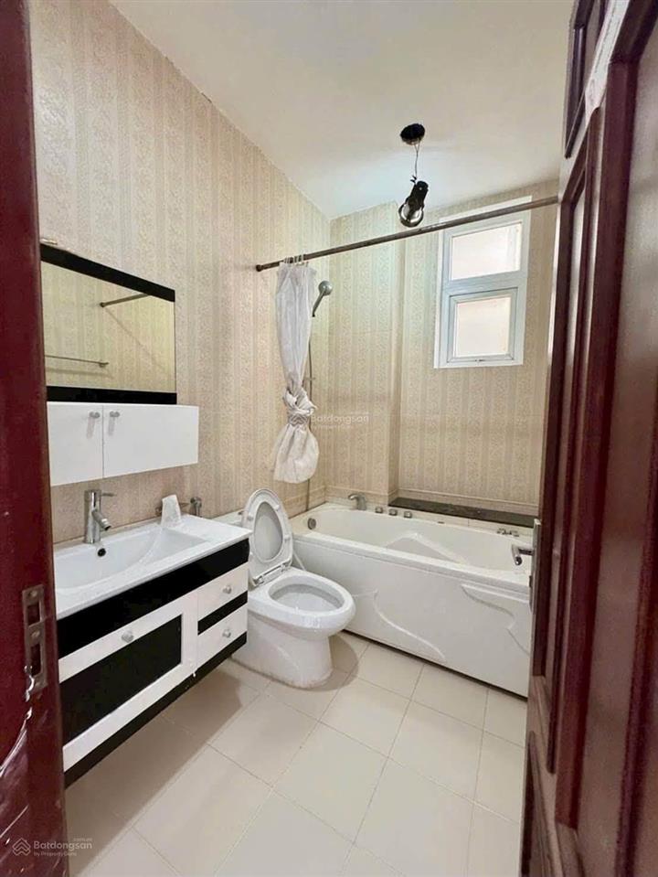Cho thuê biệt thự cao cấp đường nguyễn văn hưởng, phường thảo điền, quận 2, 7pn, 8wc  105tr/th