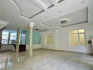 Cho thuê biệt thự cao cấp đường nguyễn văn hưởng, phường thảo điền, quận 2, 7pn, 8wc  105tr/th