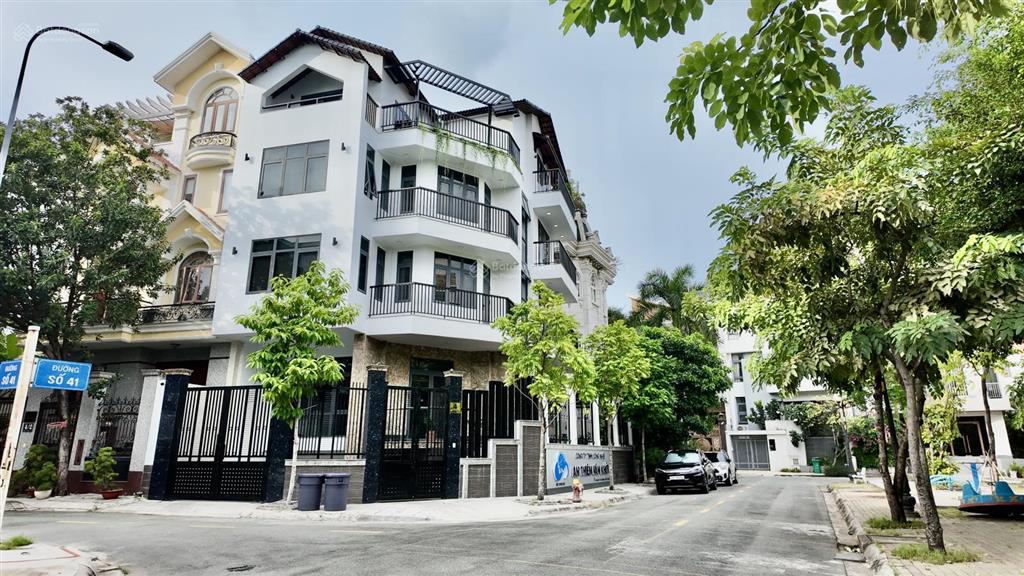 Bán biệt thự 4 tầng, góc 2mt, đối diện công viên tại đường 41, phường bình an, quận 2