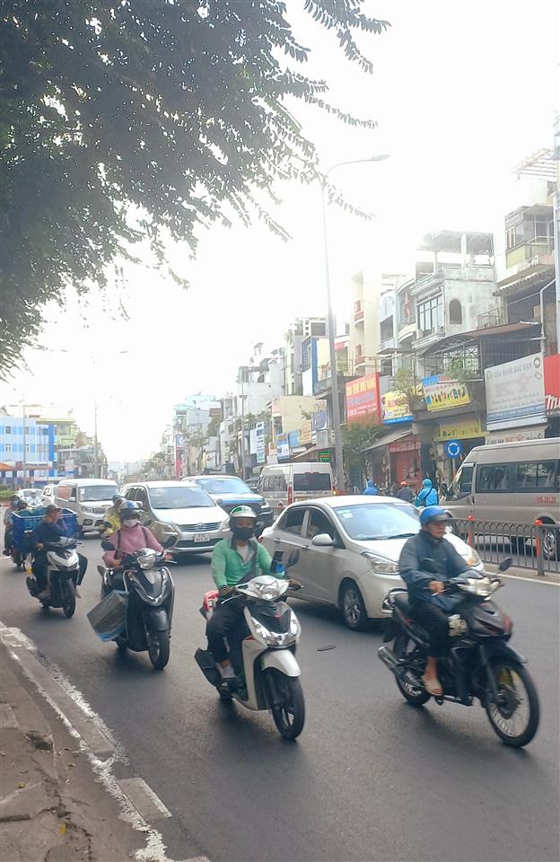 Bán nhà mặt tiền đường âu cơ, tân bình, dt 5mx33m, 3 tầng, giá chỉ 18 tỷ