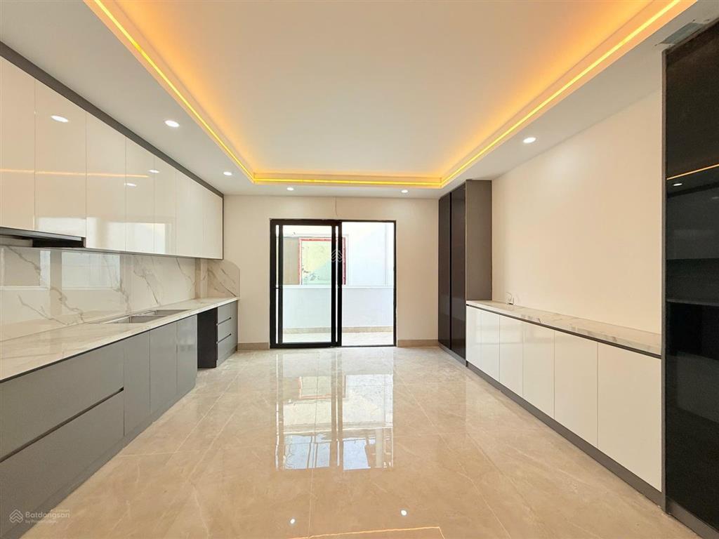 Bán nhà riêng đẹp tại hoa lư, 15 tỷ, 38 m2, 4pn, 4wc, nhiều tiện ích