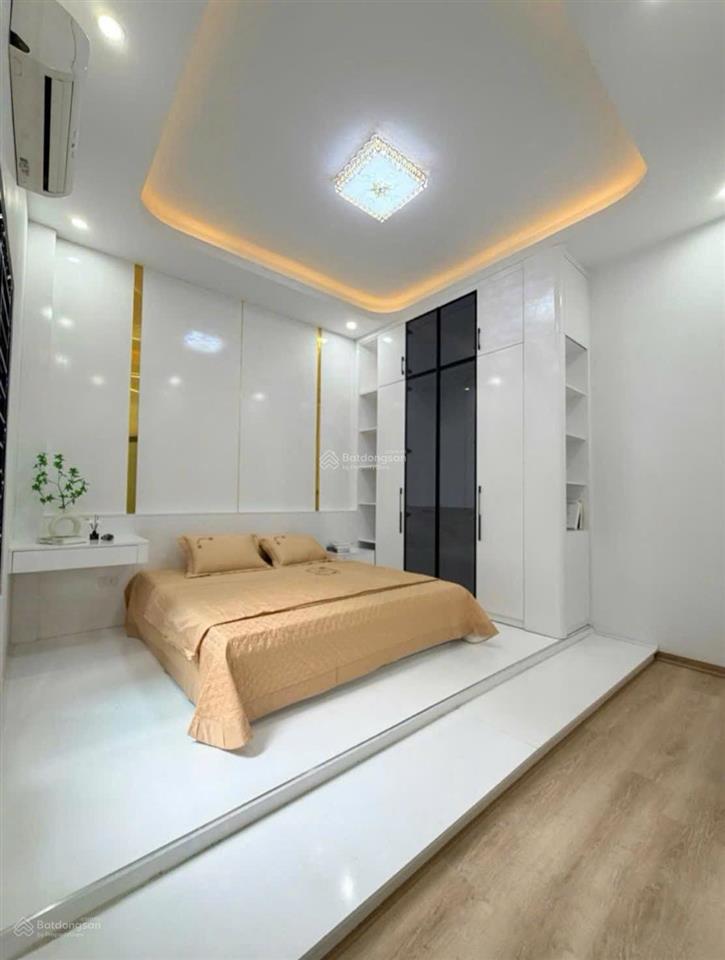 Nhà khung cột 6t thoáng mát view đẹp khách mua về ở luôn đường ô tránh kinh doanh cực tốt