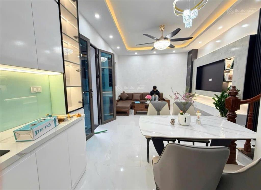 Nhà khung cột 6t thoáng mát view đẹp khách mua về ở luôn đường ô tránh kinh doanh cực tốt