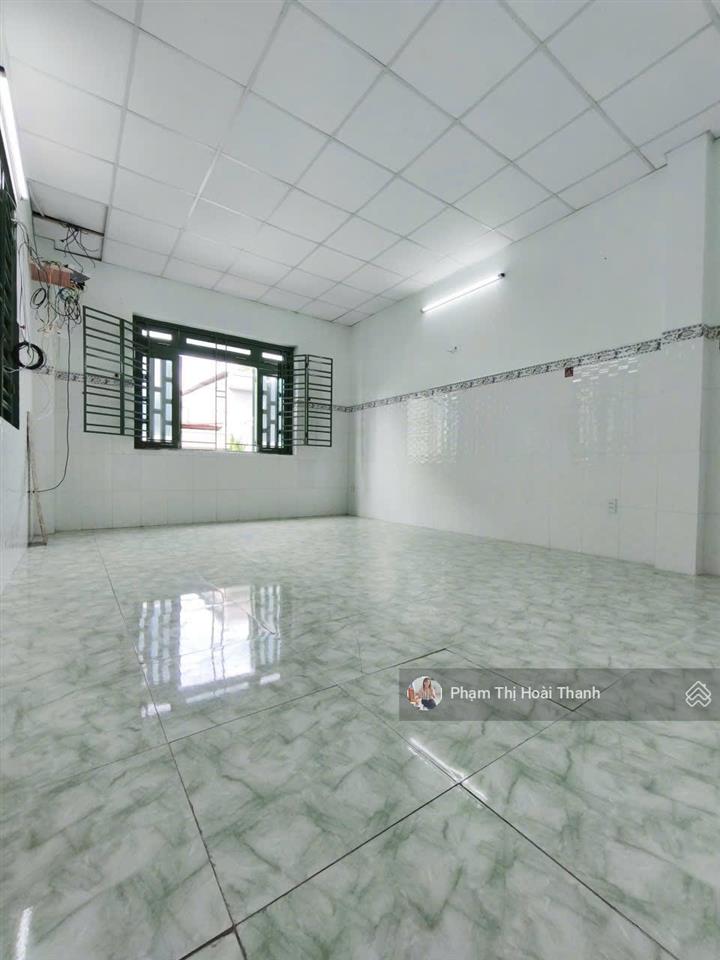 (7tr) cho thuê 2 tầng hẻm đình phong phú gần chợ, 1pn lớn, 2wc