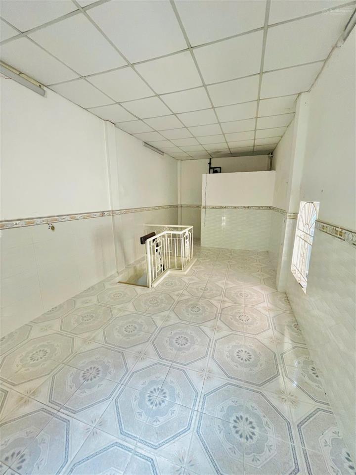 Nhà cho thuê 204/9 trần phú quận 5, dt 3x7,5m có cửa sau, 1 trệt 1 lầu