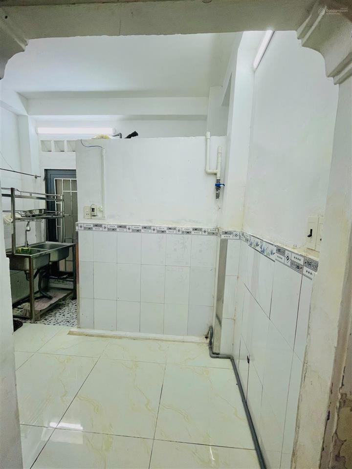 Nhà cho thuê 204/9 trần phú quận 5, dt 3x7,5m có cửa sau, 1 trệt 1 lầu