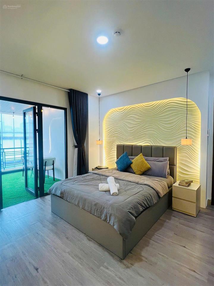 Ban công thoáng mát , ánh sáng tự nhiên , full nội thất cao cấp
