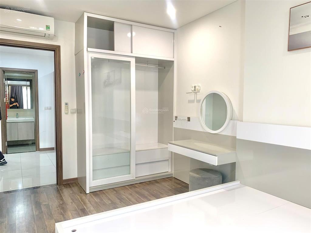 Căn hộ mới ban công, 1 phòng ngủ, full nội thất siêu rộng, thang máy gần vạn hạnh mall