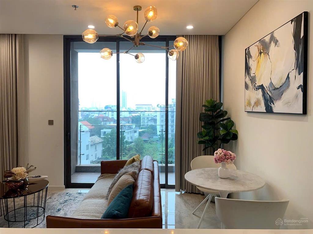 1 phòng ngủ tách bếp, ban công cực sang, full nội thất hiện đại, thang máy lên tận phòng