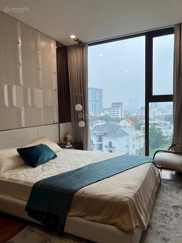 1 phòng ngủ tách bếp, ban công cực sang, full nội thất hiện đại, thang máy lên tận phòng