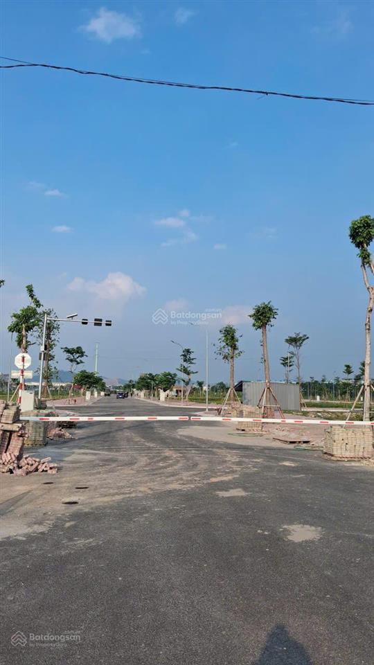 Bán đất phân lô trung đồng  vân trung  bắc giang, kinh doanh, vỉa hè