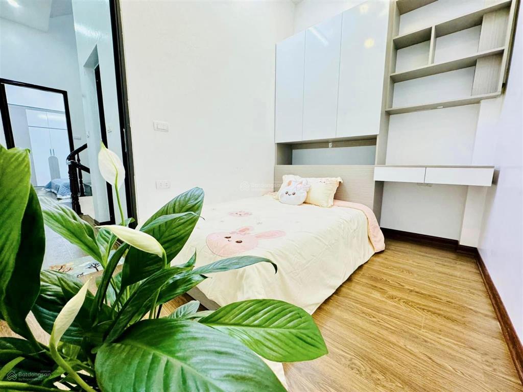 Nhà đẹp đê trần khát chân  gần bách kinh xây  ngõ thông  ở ngay  0382 487 ***