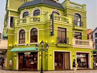 Diện tích 300m2 chia 3 tầng. mặt tiền lô góc cực thoáng. dễ nhận diện thương hiệu