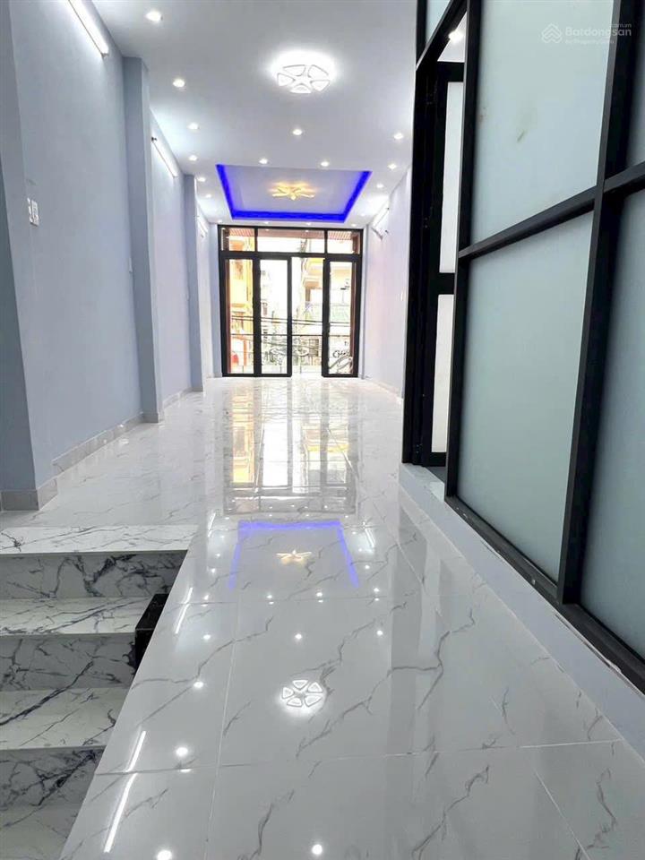 Mặt tiền lạc long quân q.11 kinh doanh sầm uất