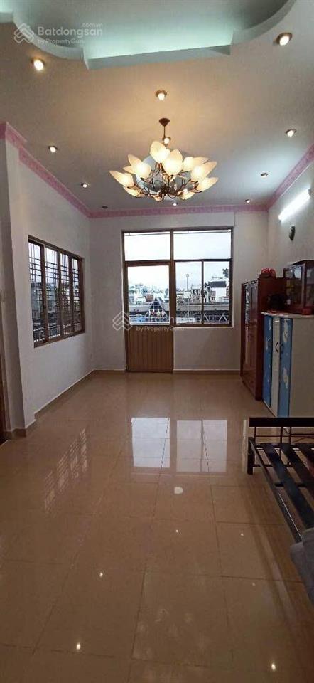 Lô góc ngay chợ nguyễn tri phương 5 tầng