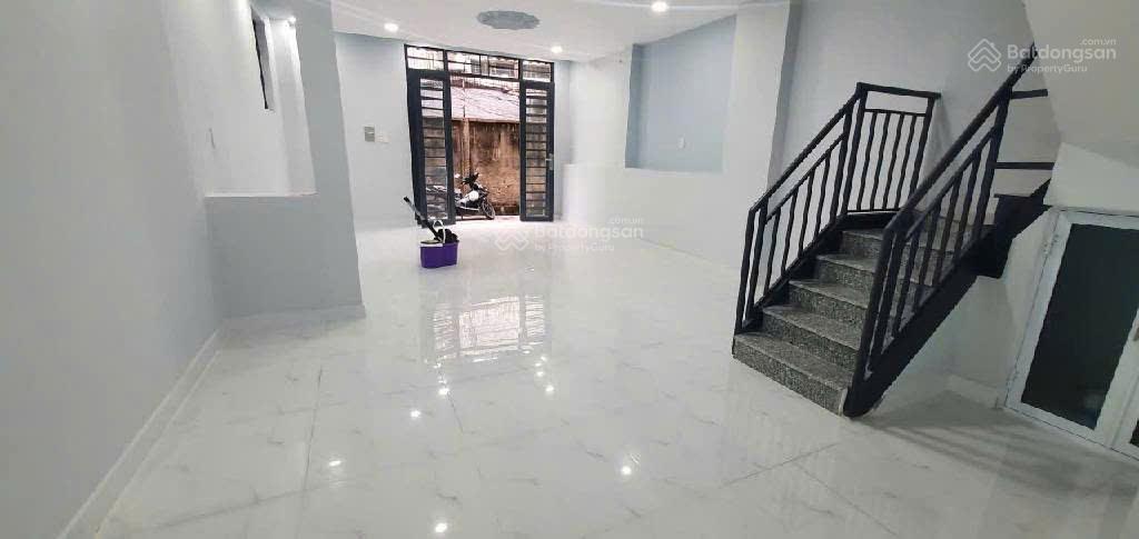 Mặt tiền kinh doanh lô góc dòng tiền 12tr