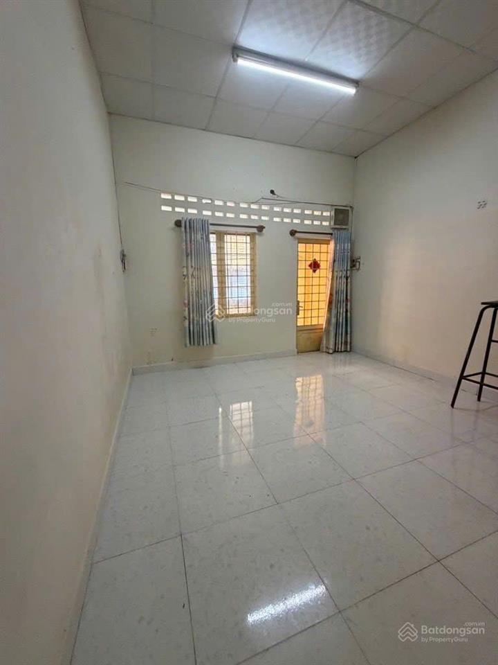 Ngang 7m  85m2 mặt tiền q. 11 2 căn