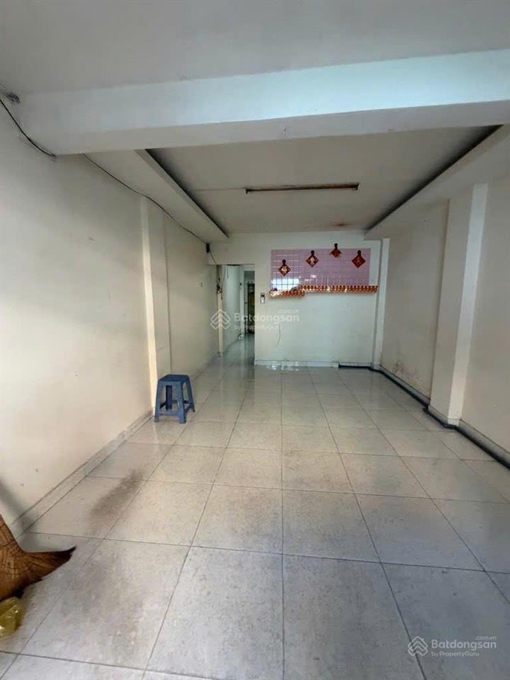 Ngang 7m  85m2 mặt tiền q. 11 2 căn