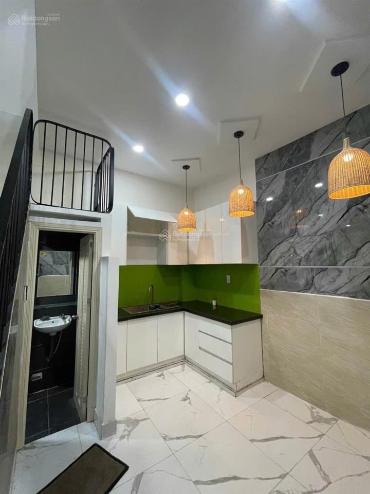 Mặt tiền 3/2  4 tầng dòng tiền 16tr