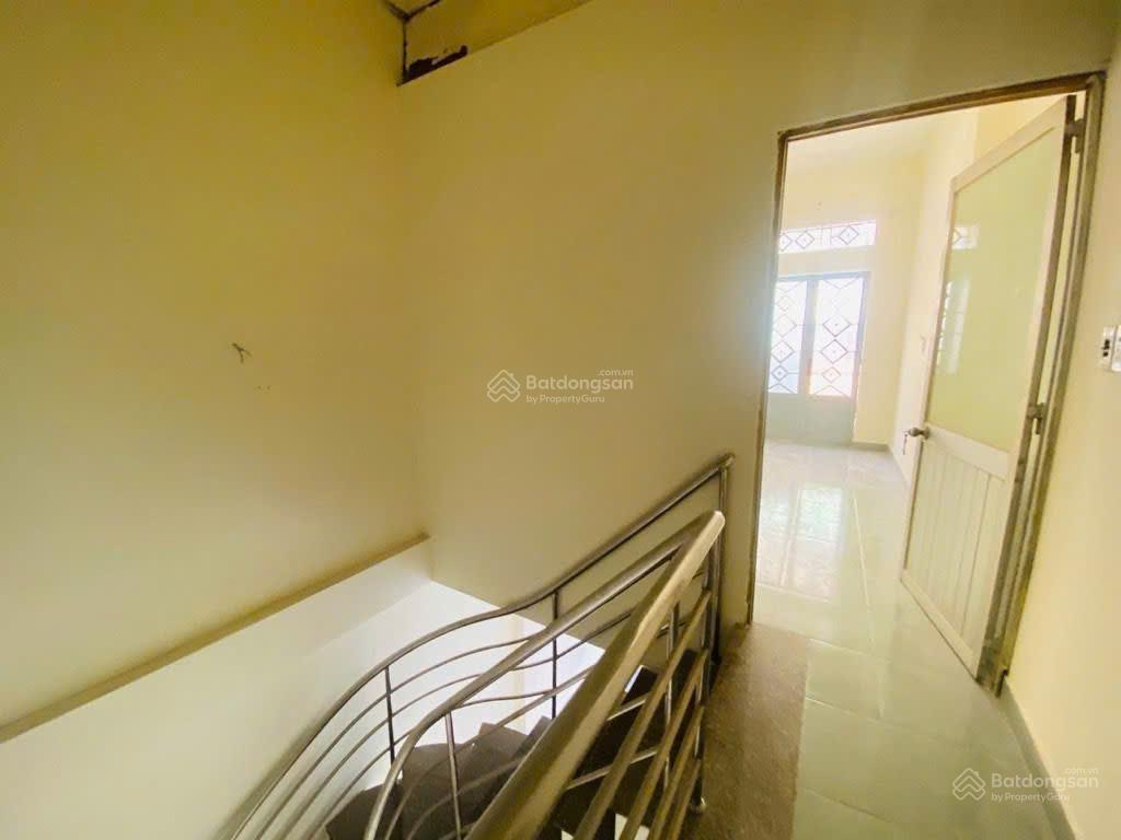 Quận 10 82m2 ngang 5m chỉ 8.6 tỷ