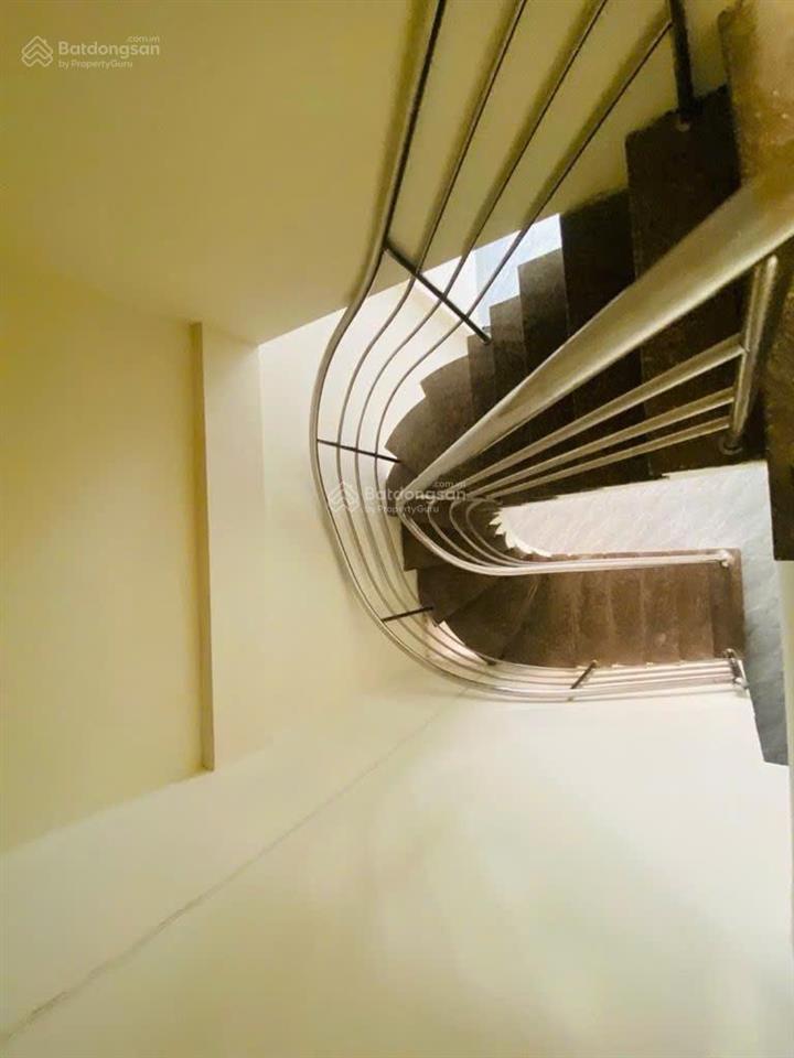 Quận 10 82m2 ngang 5m chỉ 8.6 tỷ