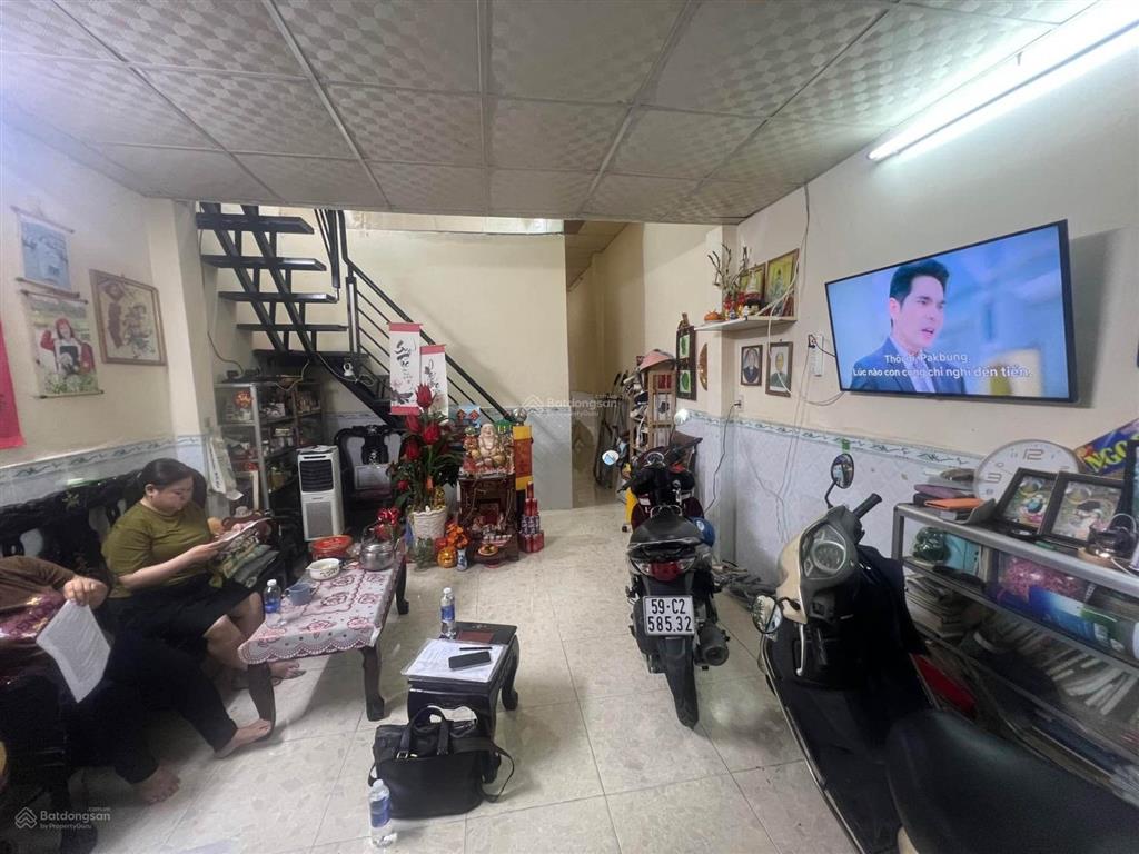 Quận 7  hiếm  nguyễn thị thập 1 căn duy nhất 76m2 chỉ hơn 4 tỷ  hẻm 1 sẹc 3 phòng ngủ