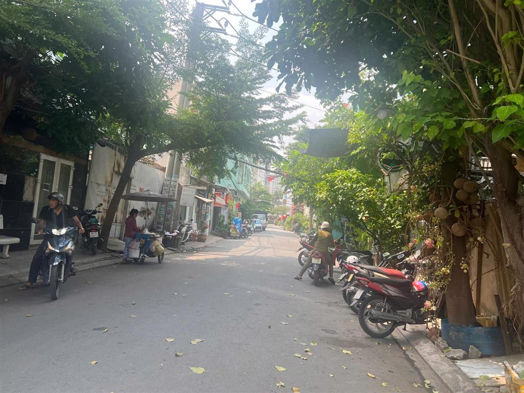 Bán đất nền mt đường 10m, ngay võ văn kiệt, đầy đủ tiện ích, 4x17m, shr, vuông vức