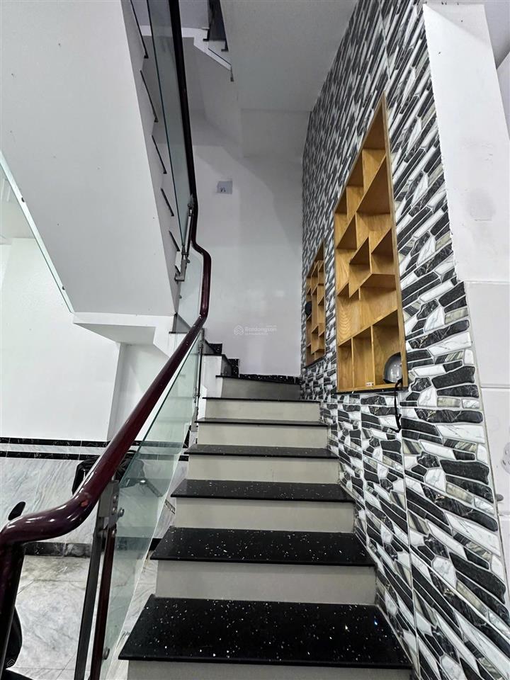 Nhà 1 trệt 2 lầu ngang 4m hiệp bình chánh giá tốt hơn định giá ngân hàng, 66m2 gần phạm văn đồng