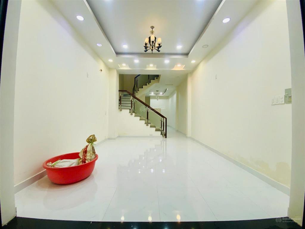 Hiếm  bán nhà 3 tầng hẻm ô tô p.linh đông thủ đức, 74,8m2 ngang 4m sổ hoàn công 3pn 4wc sân ô tô
