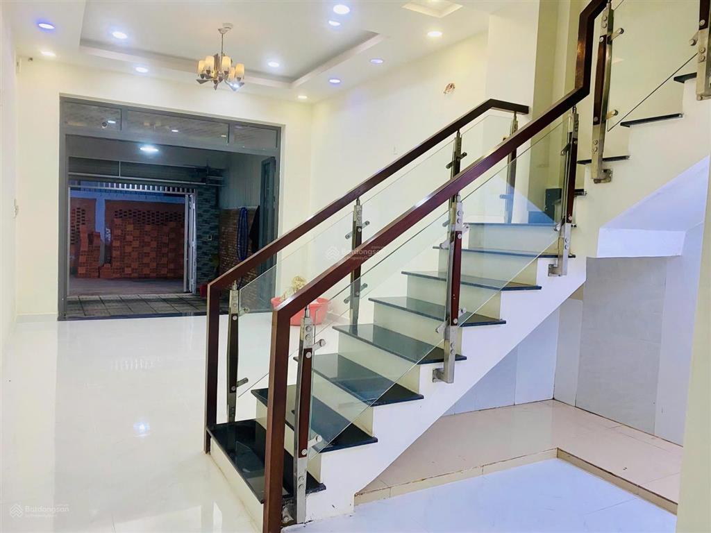 Hiếm  bán nhà 3 tầng hẻm ô tô p.linh đông thủ đức, 74,8m2 ngang 4m sổ hoàn công 3pn 4wc sân ô tô