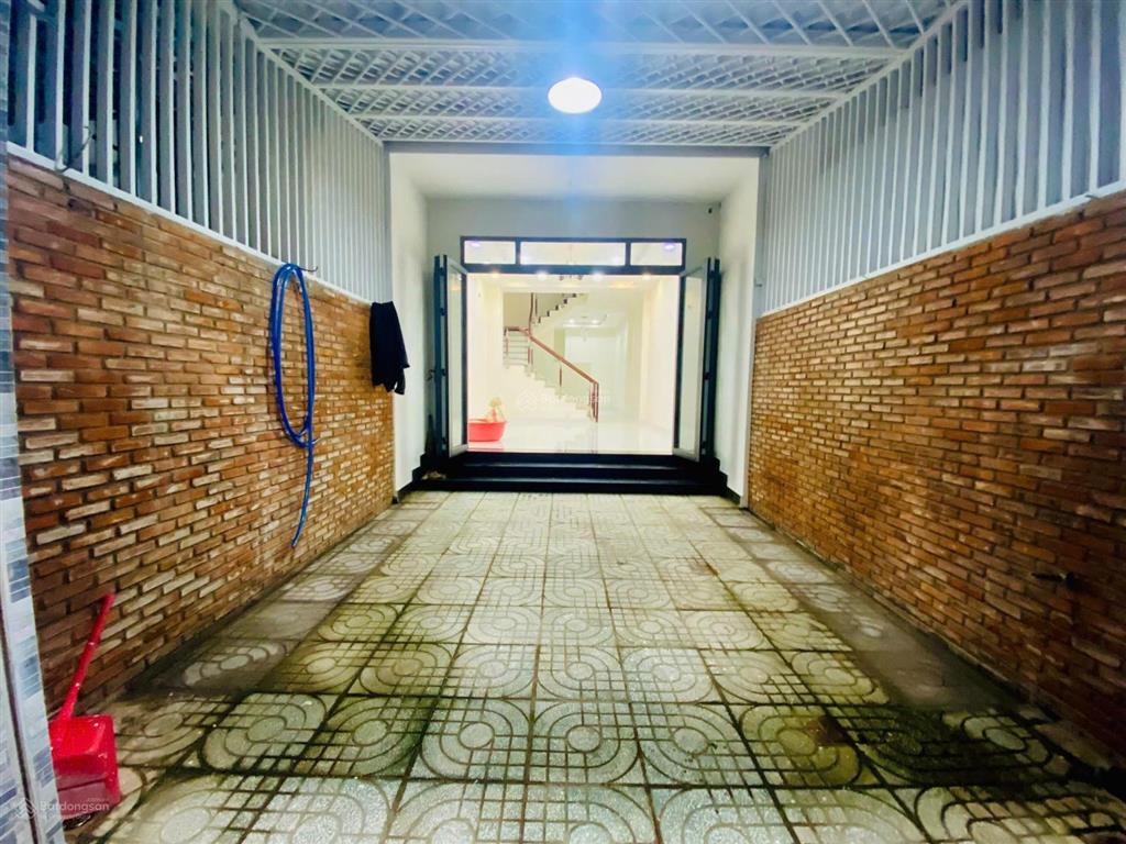 Hiếm  bán nhà 3 tầng hẻm ô tô p.linh đông thủ đức, 74,8m2 ngang 4m sổ hoàn công 3pn 4wc sân ô tô