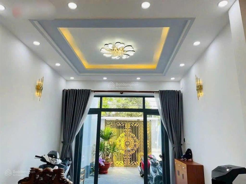 Bán nhà 3 tầng mặt tiền đường sát kha vạn cân p.linh tây, 105m2 ngang 4m hoàn công, nhà đẹp