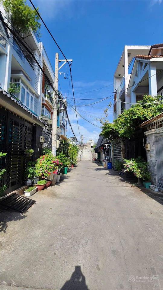 Cho thuê nhà 3 tầng gần đh luật, hẻm ô tô p.hiệp bình, 4pn 3wc giá 15tr/tháng tl, ở ngay