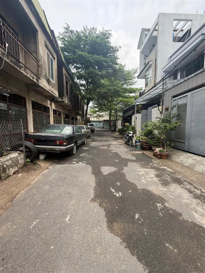 Bán chdv 1t2l đường lê văn việt p.tăng nhơn phú 95,9m2(5,5x17,5m) thu nhập 30tr/tháng có pccc