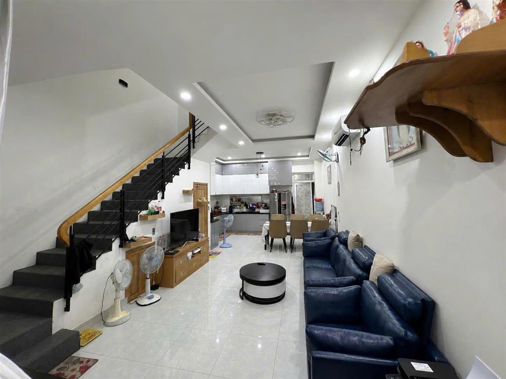 Siêu phẩm  bán nhà 3 tầng khu rosita khang điền 91,3m2(5x18,26m) hoàn công, tặng full nội thất,