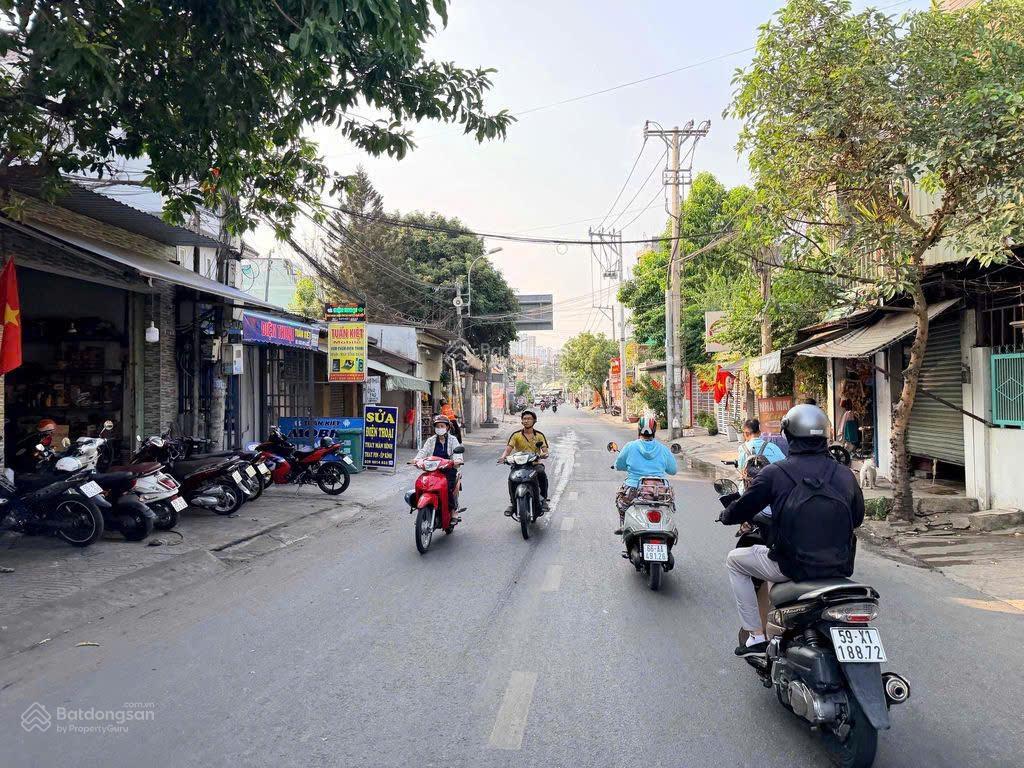 Hiếm  đất đẹp ngay phạm văn đồng gần đh cảnh sát dt 160m2 (6x26m) shr, khu dân cư hiện hữu