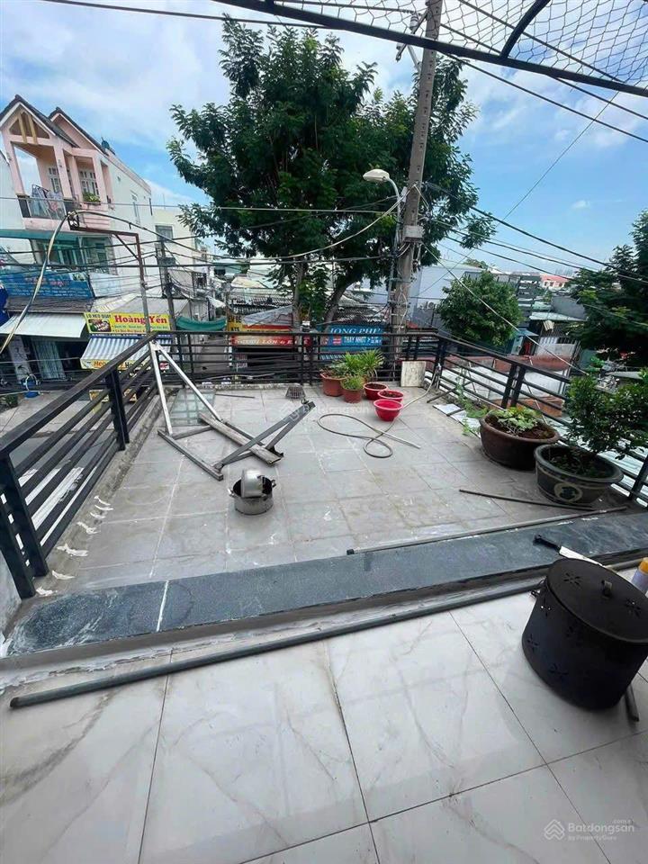 Giá ngộp  nhà 3 tầng mặt tiền kinh doanh sầm uất p.linh xuân, 100m2 ngang 4,2m, xây 1 hầm + 5 tầng