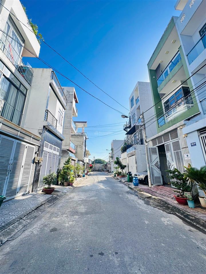 Siêu ngon  đất hẻm xe tải kdc đường lê văn việt vỉa hè 2 bên, 63m2 ngang 4,15m có gpxd 1t3l + tum