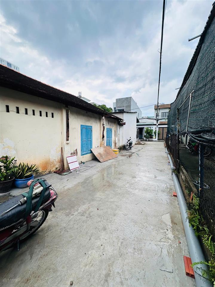 Tách được 2 lô 187m2(11,5 x 17,5m) vuông vức đường hồ văn tư p.trường thọ, gần đặng văn bi
