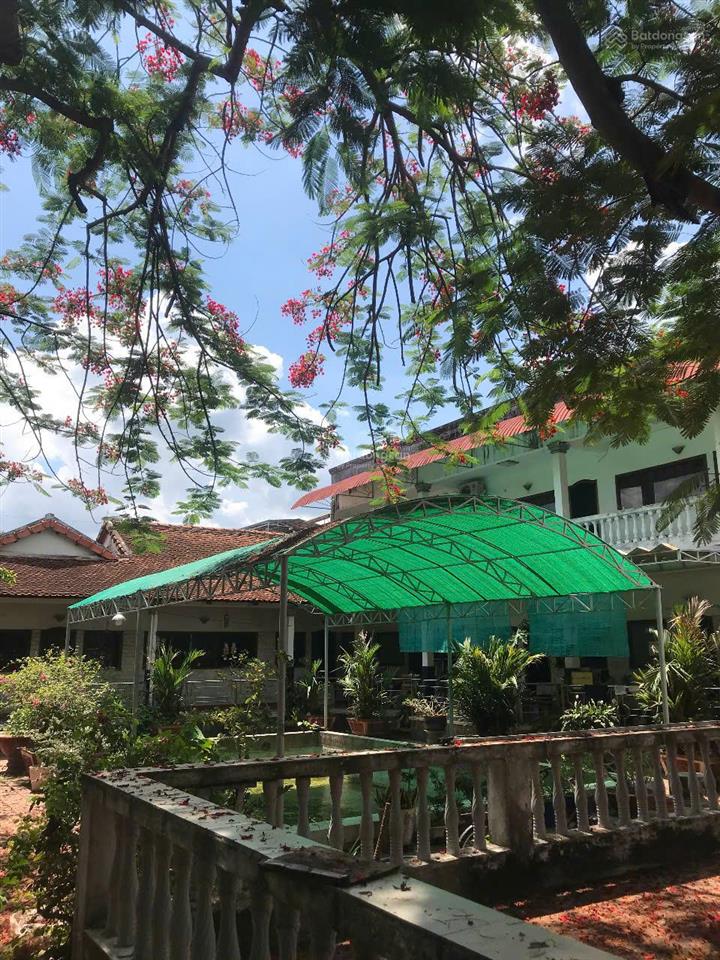 Bán gấp biệt thự vườn 2.100m²  góc 2 mặt tiền sát ql22, gần vinhomes hóc môn