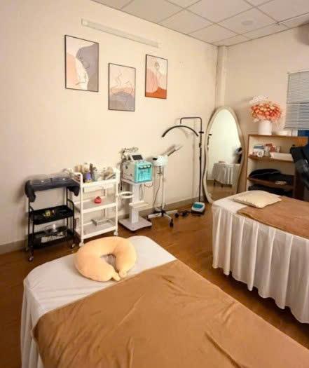 SANG NHƯỢNG TIỆM NAIL GỘI CÓ THỂ Ở LẠI ĐƯỢC TẠI HỒ CHÍ MINH