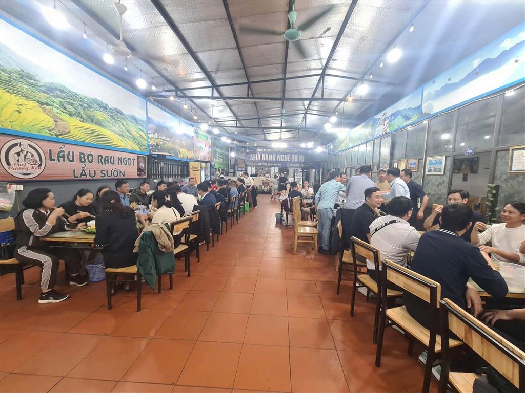 CHÍNH CHỦ CHUYỂN MÔ HÌNH KINH DOANH CẦN SANG NHƯỢNG QUÁN HAI MẶT TIỀN ĐÃ HOẠT ĐỘNG 10 NĂM
