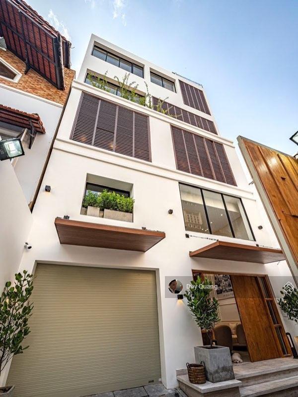 Villa mini villa trần não  9x15m  4 tầng  hđt 60tr/tháng  chỉ 30 tỷ