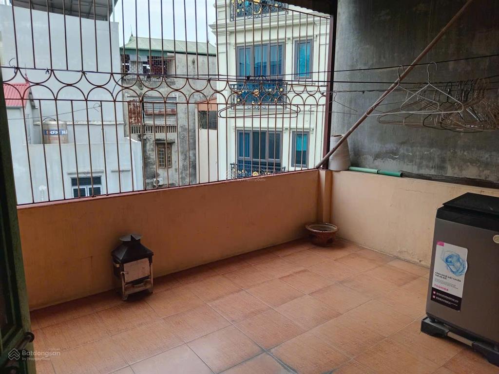 Cần bán nhà riêng chính chủ có sổ đỏ, mất ko đến 5p ra ga đường sắt tc cầu diễn, không qua môi giới