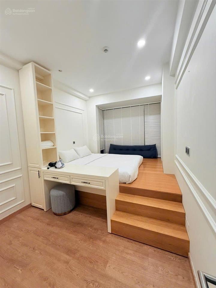 Cho thuê căn hộ the peak midtown m8 phú mỹ hưng 3pn, 129,76m, view sông, tầng sân vườn