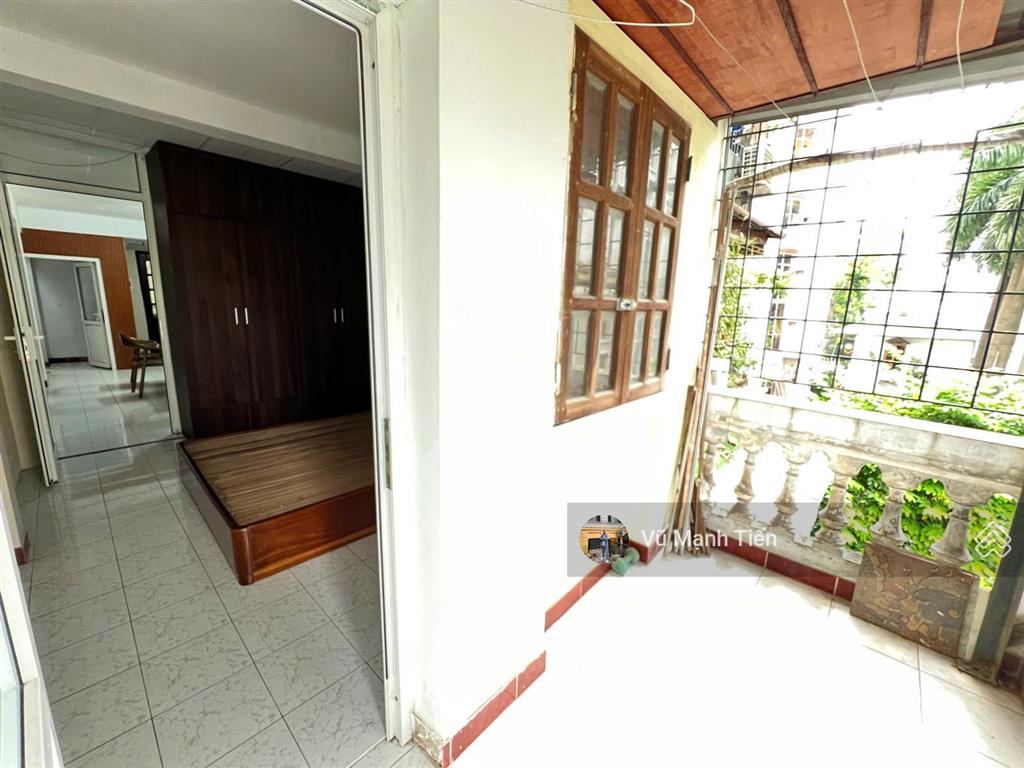 Bình yên, căn hộ 2 ngủ thoáng phạm ngũ lão 80 m2 đồ cơ bản, giá thuê 14.5 triệu/tháng. có ban công