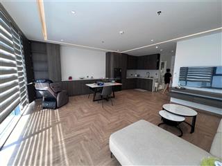 Nắng, mặt phố lý nam đế 80m2 x 2 tầng, mặt tiền 6.5m, thông sàn, thang máy giá 57 triệu/tháng