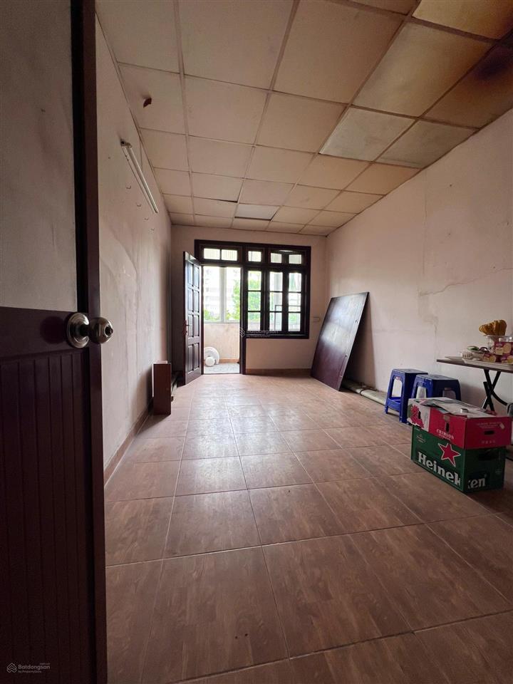 Gần hồ nhà riêng lý thường kiệt 35 m2 x 5 tầng, mặt tiền 3.5 m, 4 phòng 4 wc, nhận ngay